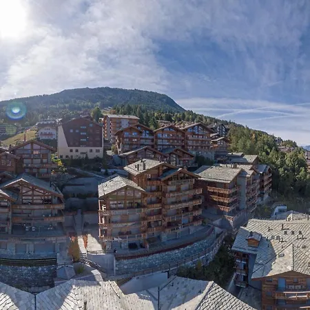 Montagnard 12 - Access - Car And Careless Holidays! *