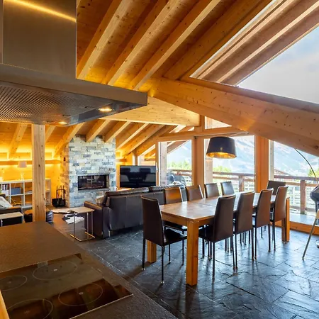 Montagnard 12 - Access - Car And Careless Holidays!